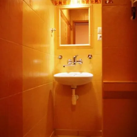 Semesteranläggning (resort) Gosciniec Jas -sniadania I Obiadokolacje Szwedzki Stol W Cenie Bezplatny Parking