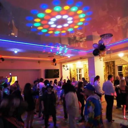 Gosciniec Jas -sniadania I Obiadokolacje Szwedzki Stol W Cenie Bezplatny Parking Semesteranläggning (resort)