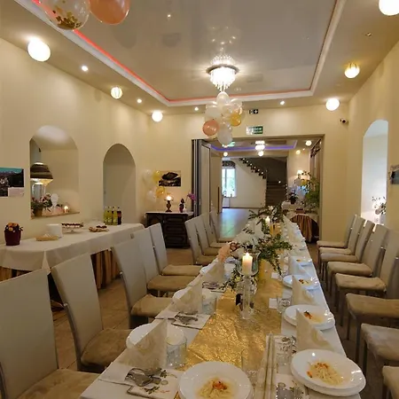 Gosciniec Jas -sniadania I Obiadokolacje Szwedzki Stol W Cenie Bezplatny Parking Semesteranläggning (resort)