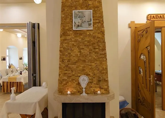 Gosciniec Jas -sniadania I Obiadokolacje Szwedzki Stol W Cenie Bezplatny Parking * Szklarska Poręba