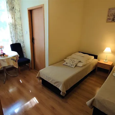 Gosciniec Jas -sniadania I Obiadokolacje Szwedzki Stol W Cenie Bezplatny Parking Resort *