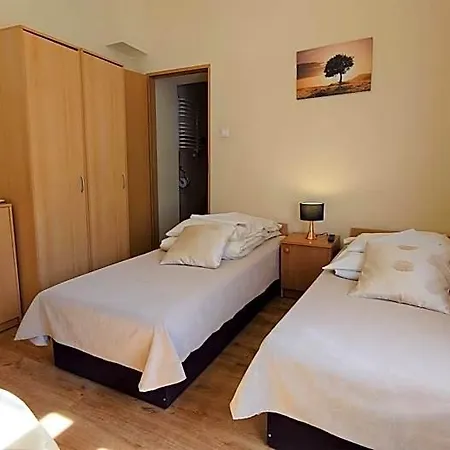 Gosciniec Jas -sniadania I Obiadokolacje Szwedzki Stol W Cenie Bezplatny Parking *