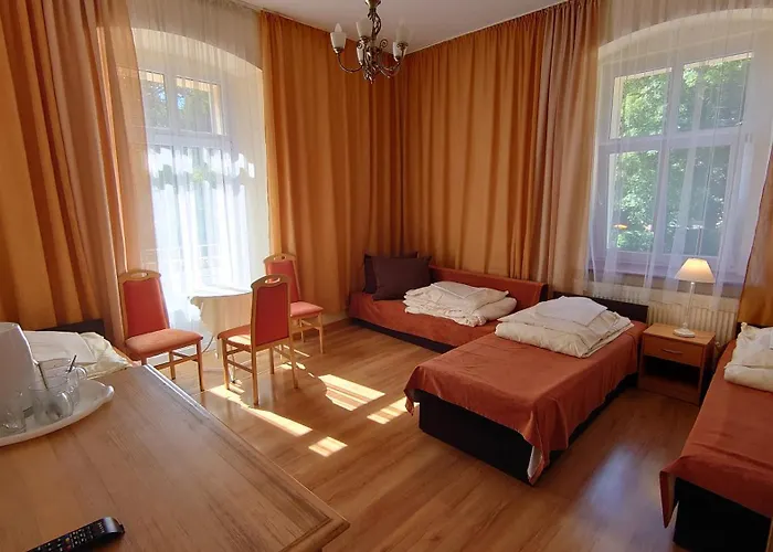 Gosciniec Jas -sniadania I Obiadokolacje Szwedzki Stol W Cenie Bezplatny Parking Szklarska Poreba