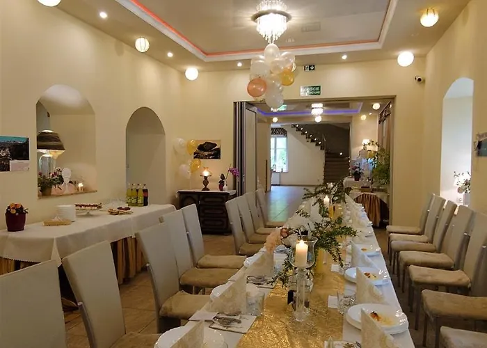 Gosciniec Jas -sniadania I Obiadokolacje Szwedzki Stol W Cenie Bezplatny Parking Resort